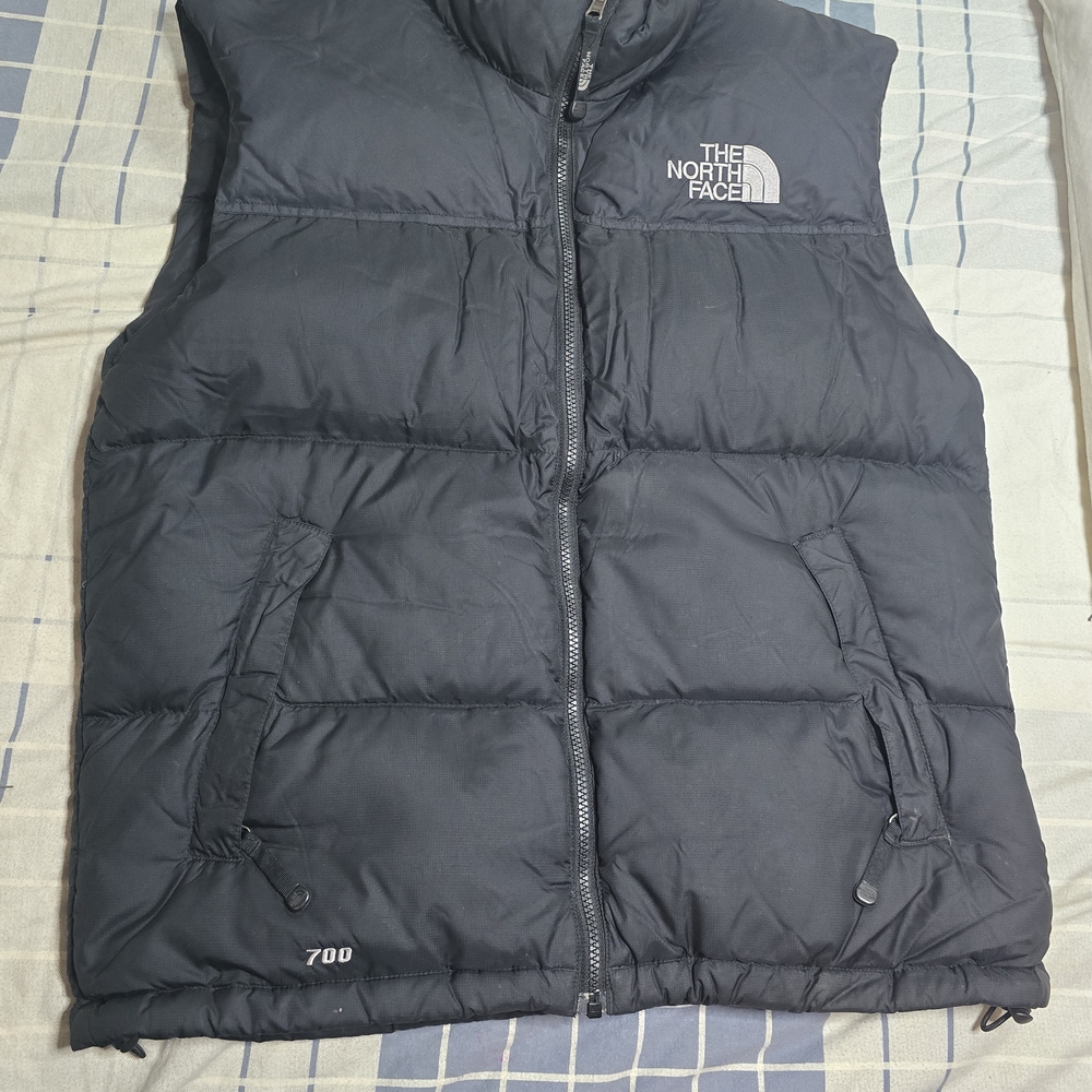 The North Face Men's Dark Gray Puffer Vest NWOT